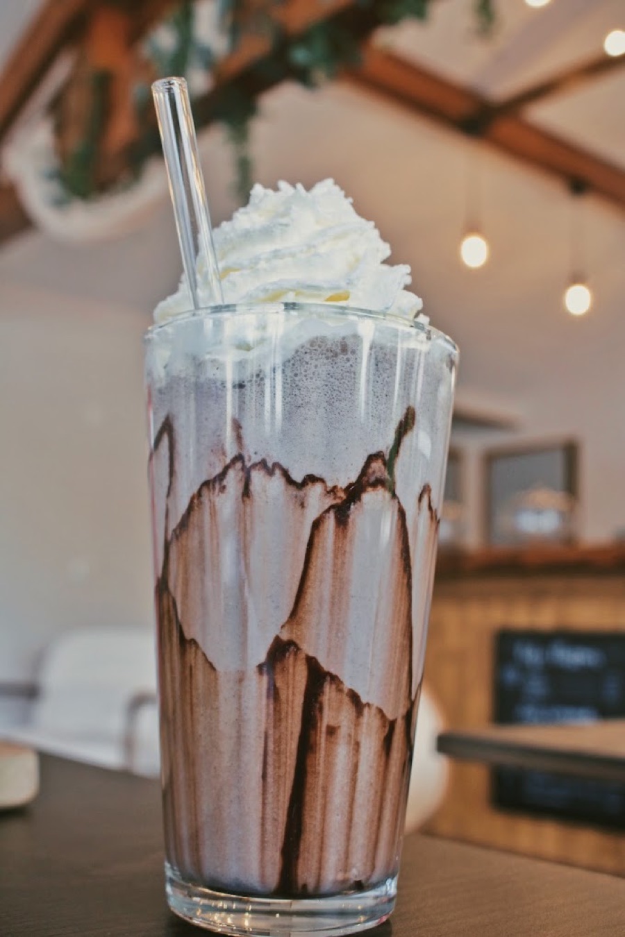 Milkshake chocolat surmonté de chantilly